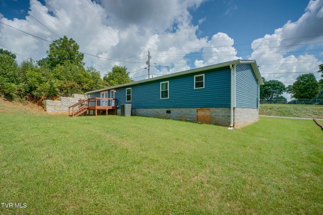 1609 Mccracken Lane, Mount Carmel, TN 37645