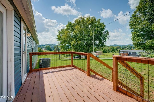 1609 Mccracken Lane, Mount Carmel, TN 37645