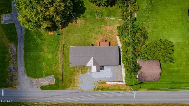 1609 Mccracken Lane, Mount Carmel, TN 37645