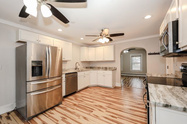 5 Rosemont Avenue, Manchester, NH 03103
