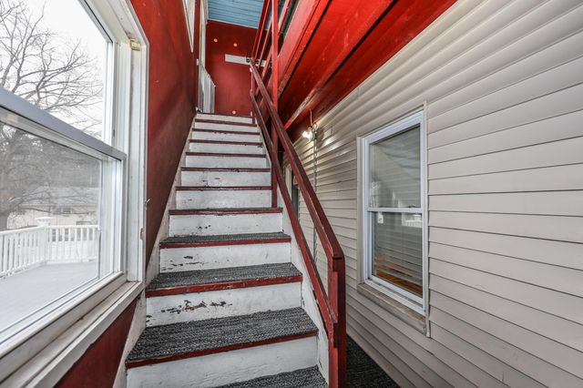5 Rosemont Avenue, Manchester, NH 03103