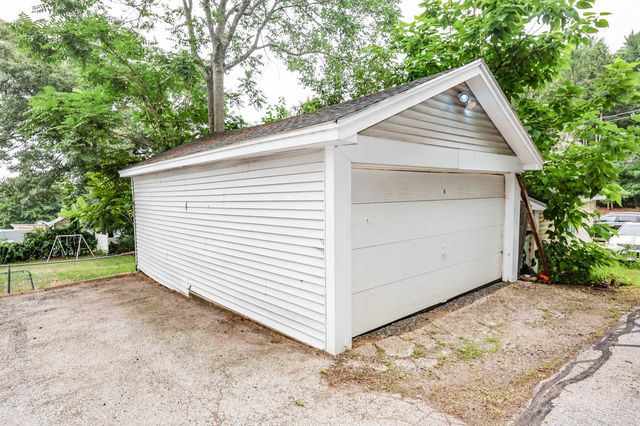 5 Rosemont Avenue, Manchester, NH 03103
