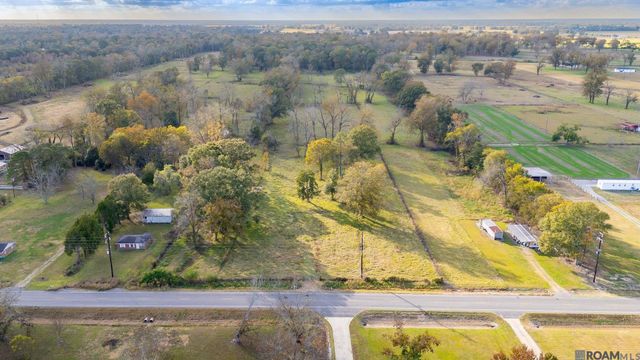 6255 Rougon Rd, Port Allen, LA 70767