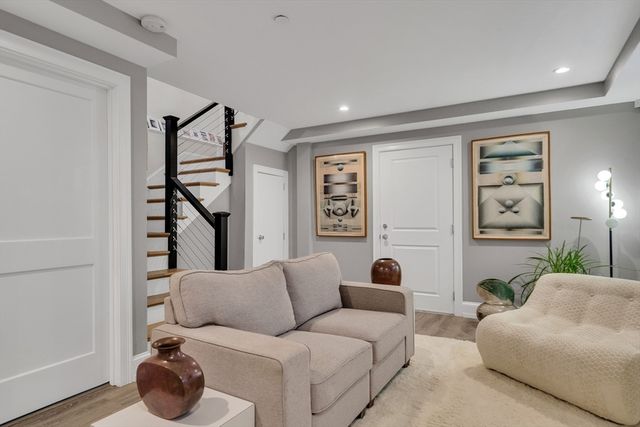 603 E. 6th St 1, Boston, MA 02127