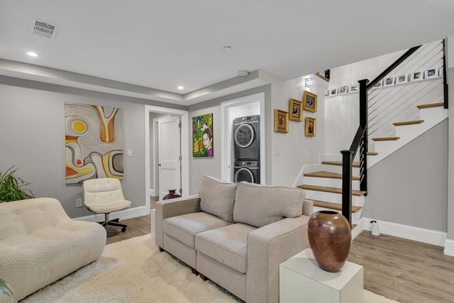 603 E. 6th St 1, Boston, MA 02127