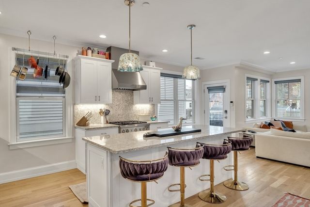 603 E. 6th St 1, Boston, MA 02127