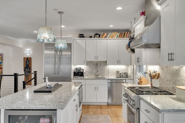 603 E. 6th St 1, Boston, MA 02127