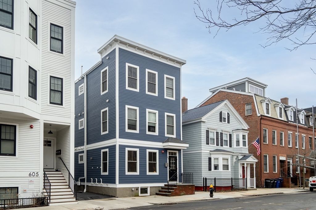 603 E. 6th St 1, Boston, MA 02127