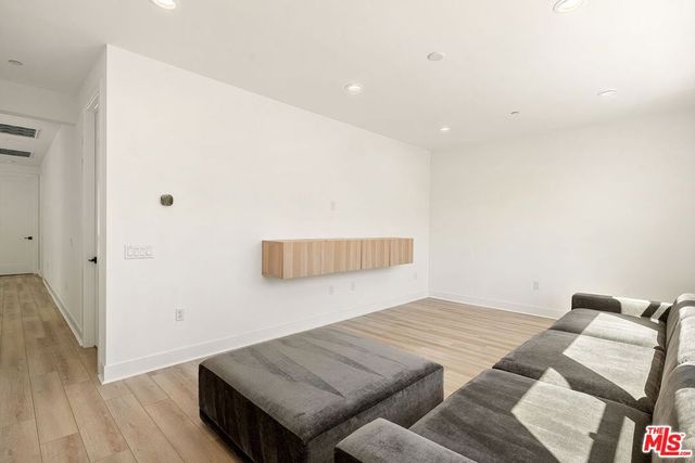 24198 Camino Cascada, Valencia, CA 91354