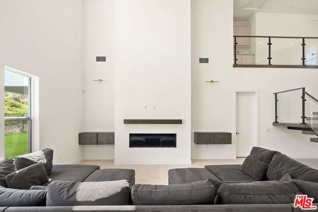 24198 Camino Cascada, Valencia, CA 91354