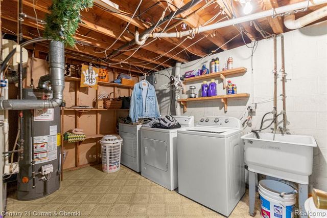 17452 Cicotte Avenue, Allen Park, MI 48101