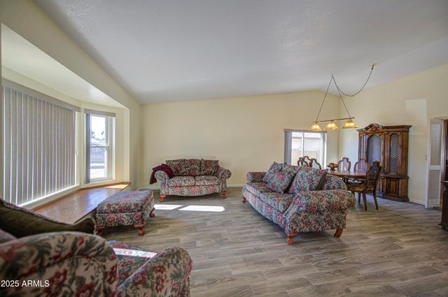 2660 E FOUNTAIN Street, Mesa, AZ 85213