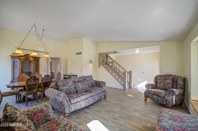 2660 E FOUNTAIN Street, Mesa, AZ 85213