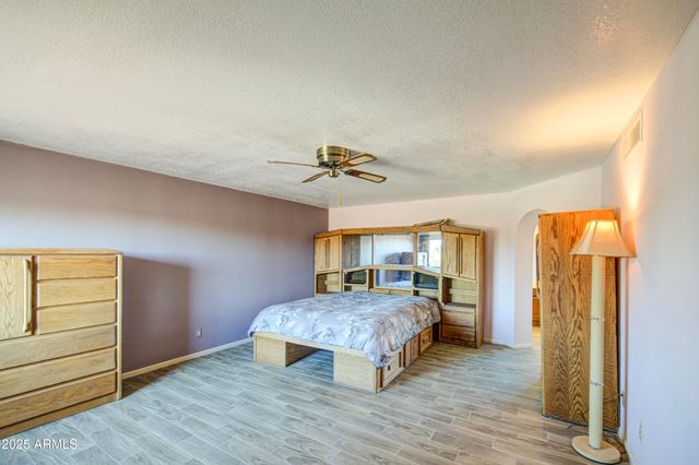 2660 E FOUNTAIN Street, Mesa, AZ 85213