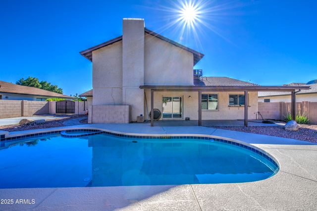 2660 E FOUNTAIN Street, Mesa, AZ 85213