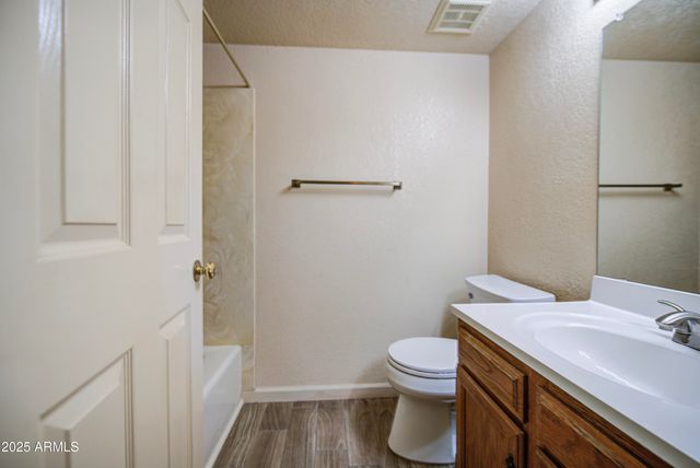 2660 E FOUNTAIN Street, Mesa, AZ 85213