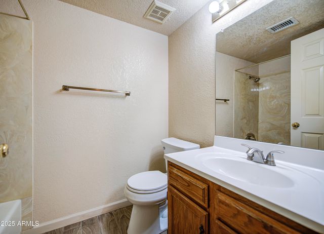 2660 E FOUNTAIN Street, Mesa, AZ 85213