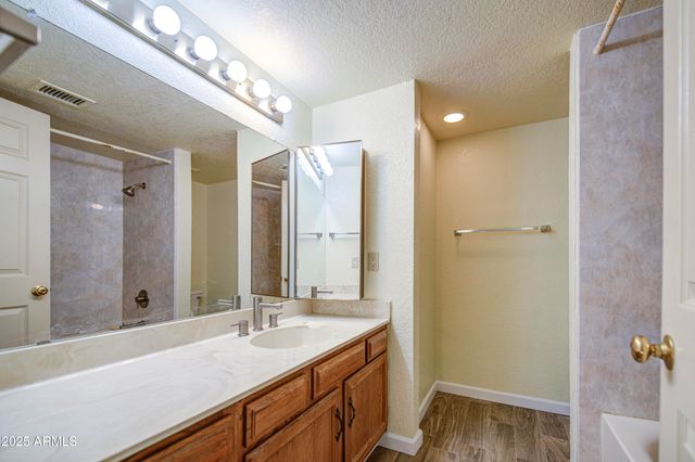 2660 E FOUNTAIN Street, Mesa, AZ 85213