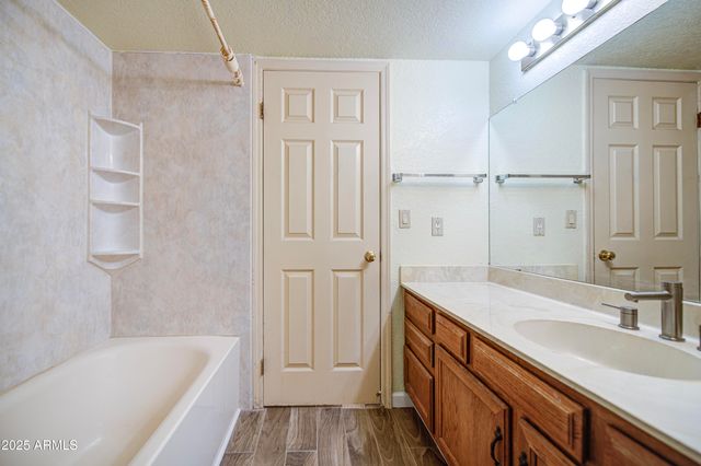 2660 E FOUNTAIN Street, Mesa, AZ 85213