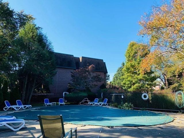 144 Kenrick St 34, Boston, MA 02135