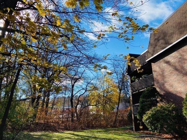 144 Kenrick St 34, Boston, MA 02135