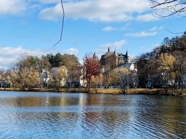 144 Kenrick St 34, Boston, MA 02135