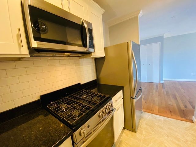 144 Kenrick St 34, Boston, MA 02135