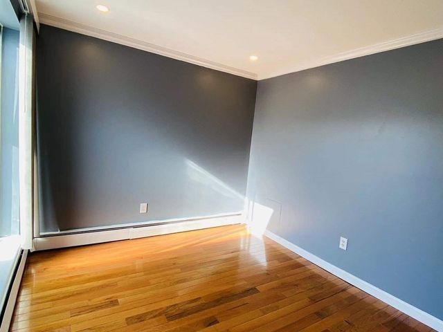 144 Kenrick St 34, Boston, MA 02135