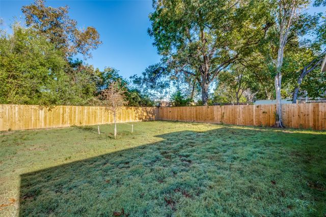 1609 Pine Street, Dallas, TX 75215