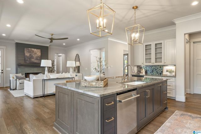 3304 SOUTHBEND CIRCLE, Vestavia Hills, AL 35216