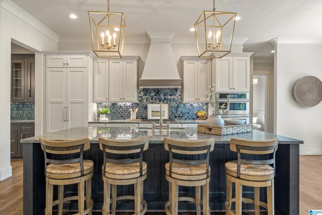 3304 SOUTHBEND CIRCLE, Vestavia Hills, AL 35216