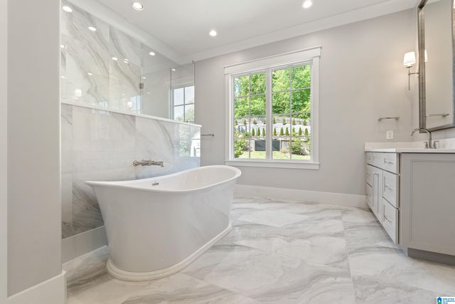 3304 SOUTHBEND CIRCLE, Vestavia Hills, AL 35216
