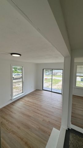 161 SW 6th Ct Court SW, Vero Beach, FL 32962