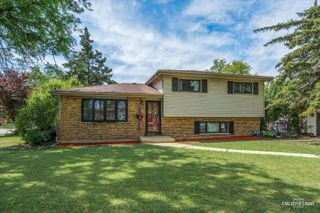 515 W DIVERSEY Avenue, Addison, IL 60101