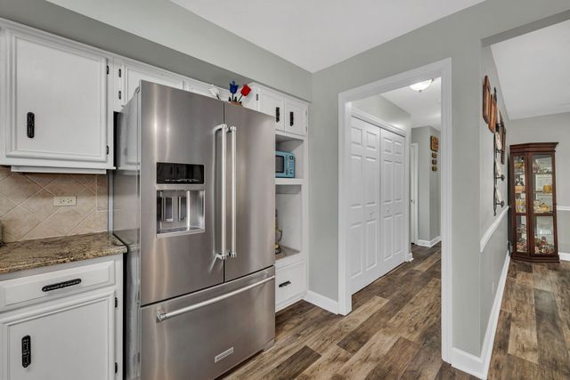 22506 S Queens Court, Joliet, IL 60404
