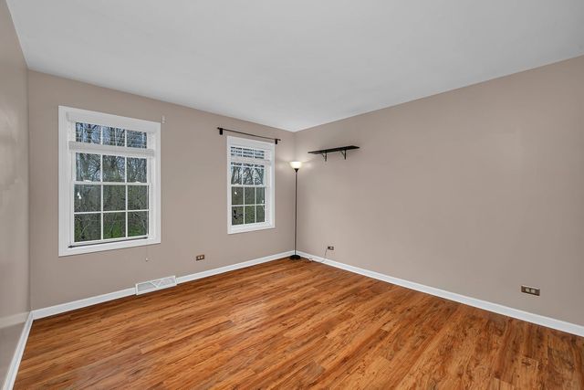 22506 S Queens Court, Joliet, IL 60404