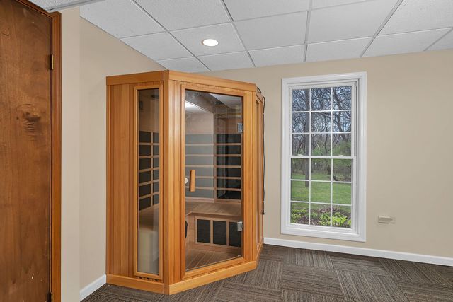 22506 S Queens Court, Joliet, IL 60404