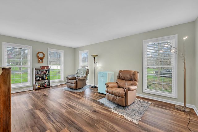 22506 S Queens Court, Joliet, IL 60404