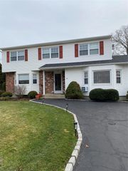 6 Gaines Drive, Farmingville, NY 11738