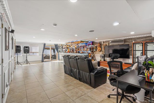 3822 Greentree Drive, Oceanside, NY 11572