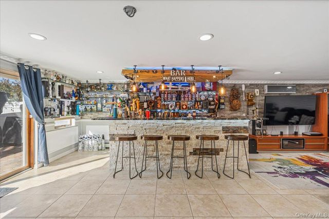 3822 Greentree Drive, Oceanside, NY 11572