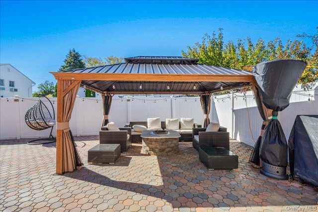 3822 Greentree Drive, Oceanside, NY 11572