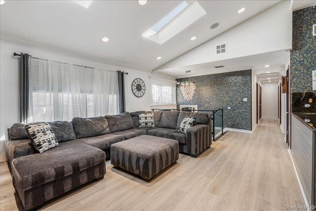 3822 Greentree Drive, Oceanside, NY 11572