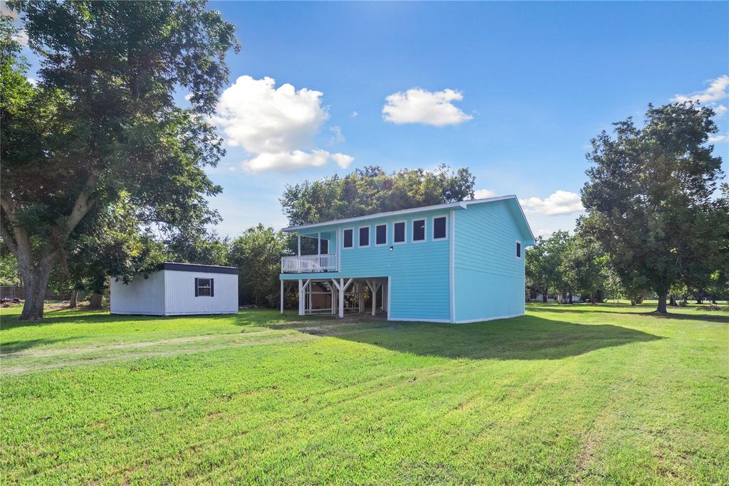9607 Ocean Drive, Beach City, TX 77523
