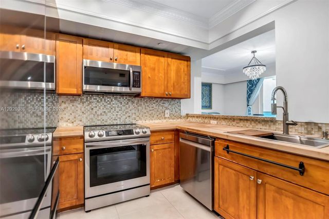 1723 SW 2nd Ave 607, Miami, FL 33129