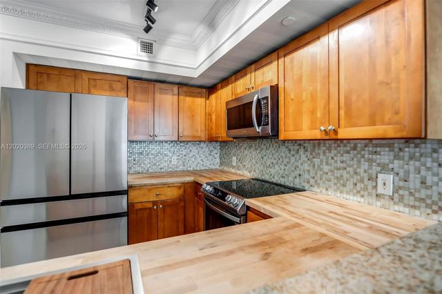1723 SW 2nd Ave 607, Miami, FL 33129