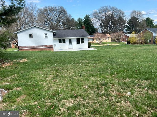 19119 WOODHAVEN DR, Hagerstown, MD 21742