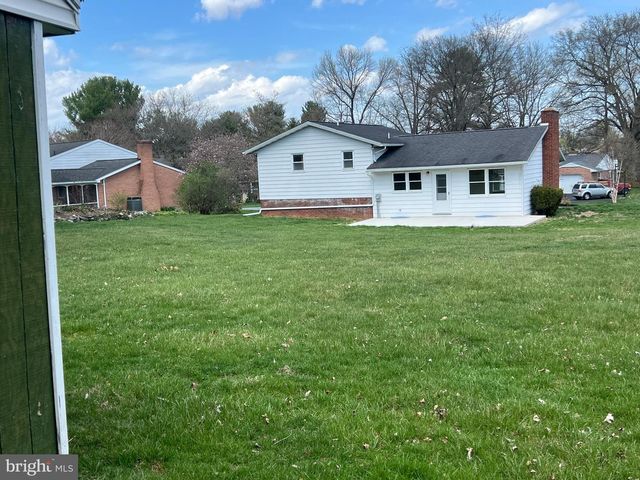 19119 WOODHAVEN DR, Hagerstown, MD 21742