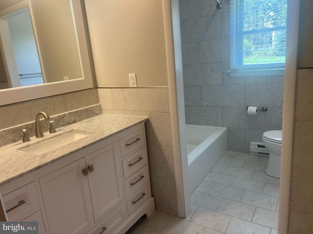 19119 WOODHAVEN DR, Hagerstown, MD 21742