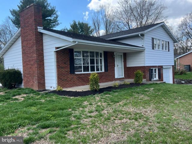 19119 WOODHAVEN DR, Hagerstown, MD 21742